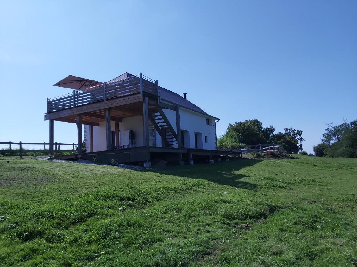 Villa Maison Entouree D Animaux En Pleine Campagne *