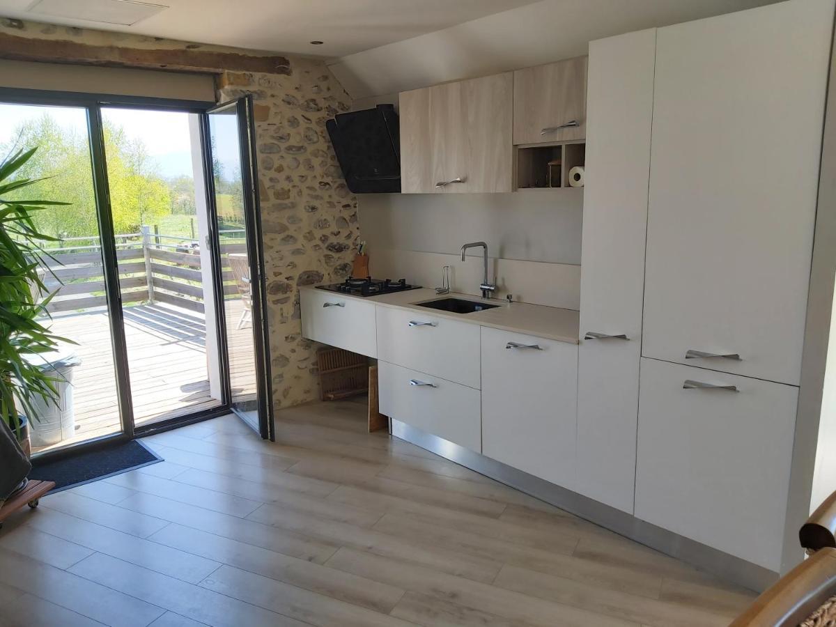 Villa Maison Entouree D Animaux En Pleine Campagne Lasseube